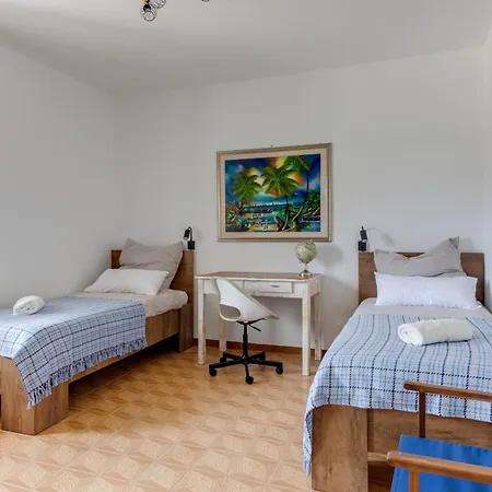 Accogliente, Pésaro